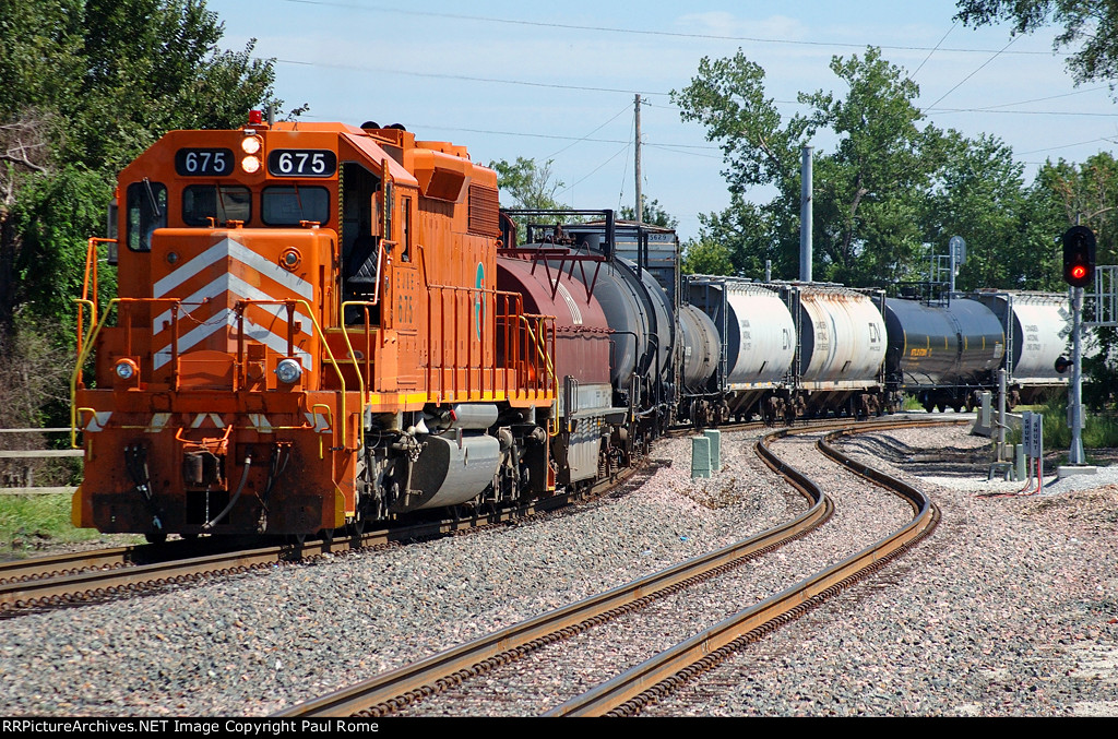 EJ&E 675 works an IC/CN transfer run to the BNSFs Gibson Yard 